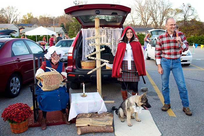 Organized trunk or treat