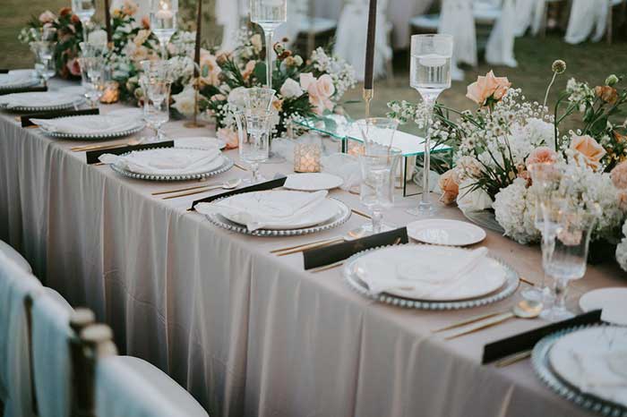 Decorative flower hangings in summer wedding Ideas