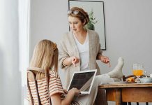 signs your daughter in law doesn't like you