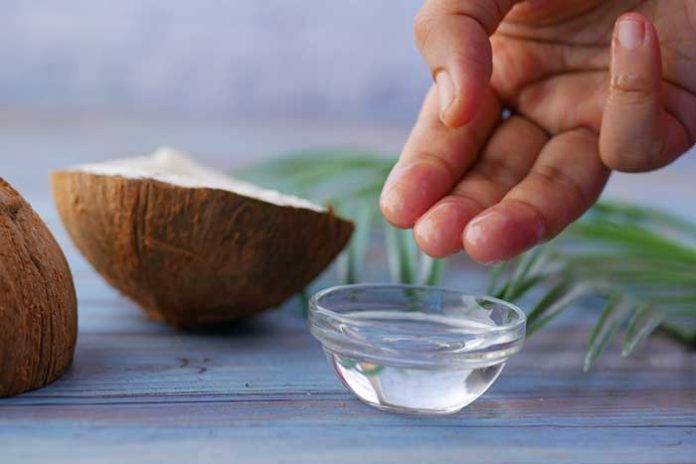 coconut oil for whitening teeth