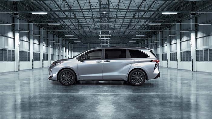 Toyota Sienna: SpoliaMag's Highest Rated Minivan of 2024