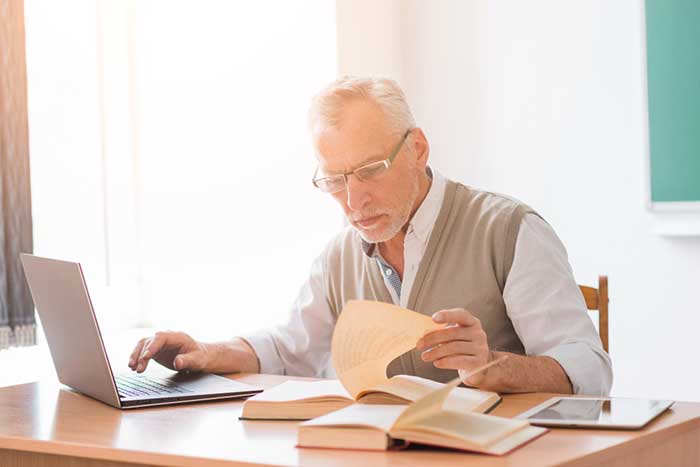  Content Writer is one of the best Jobs for Retired Teachers