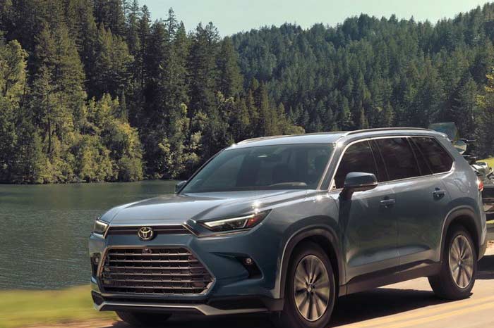 Family-Friendly SUV: Toyota Grand Highlander 2024