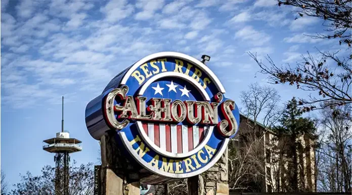 why do people go to gatlinburg