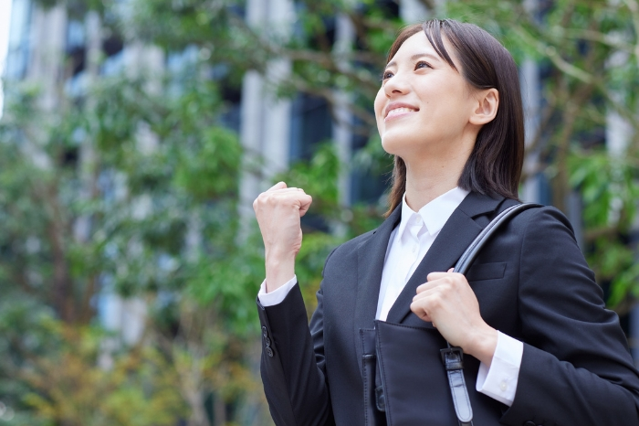 Accelerating Straightening to Boost Confidence