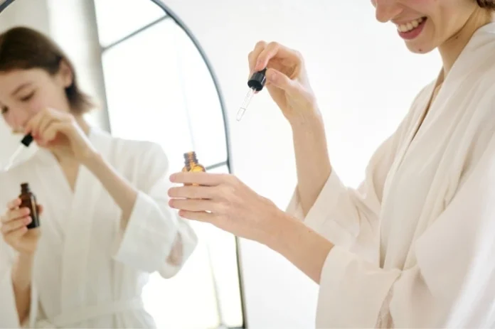 Hyaluronic Acid and Retinol Hyaluronic Acid and Retinol