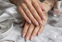 Silver French Tip Nails: 35 Elegant Designs That Shine All Year Round Silver French Tip Nail Ideas